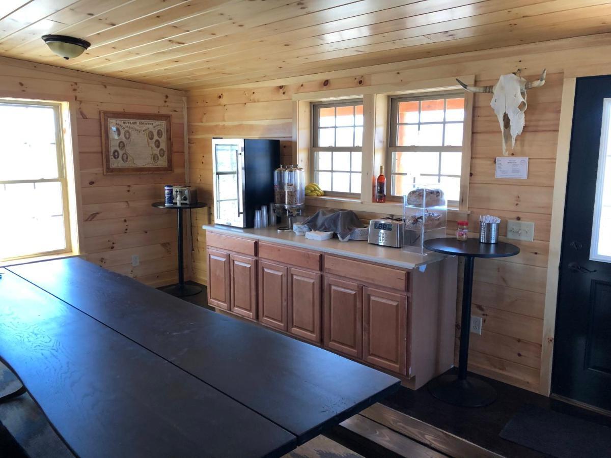 The Riverside Ranch Motel And Rv Park Southern Utah Hatch Bagian luar foto