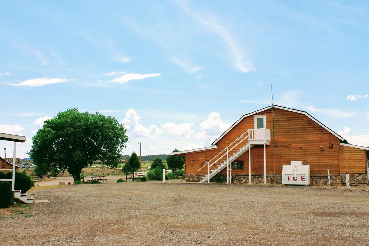 The Riverside Ranch Motel And Rv Park Southern Utah Hatch Bagian luar foto