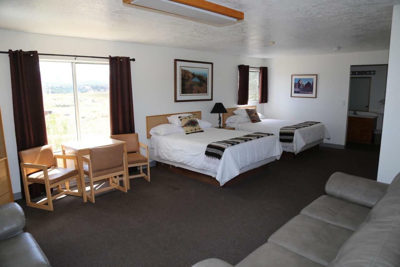 The Riverside Ranch Motel And Rv Park Southern Utah Hatch Bagian luar foto